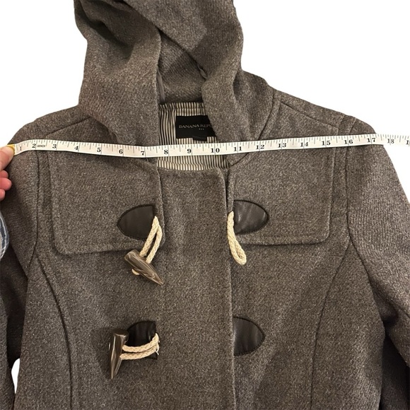 BANANA REPUBLIC ~ Grey Hooded Wool Blend Coat with Toggle Closures and Pockets - Picture 9 of 11